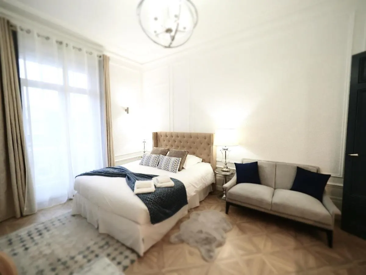 Le Palais Des Parcs - Chic - Centre Ville - Face Au Parc Vichy 0*,